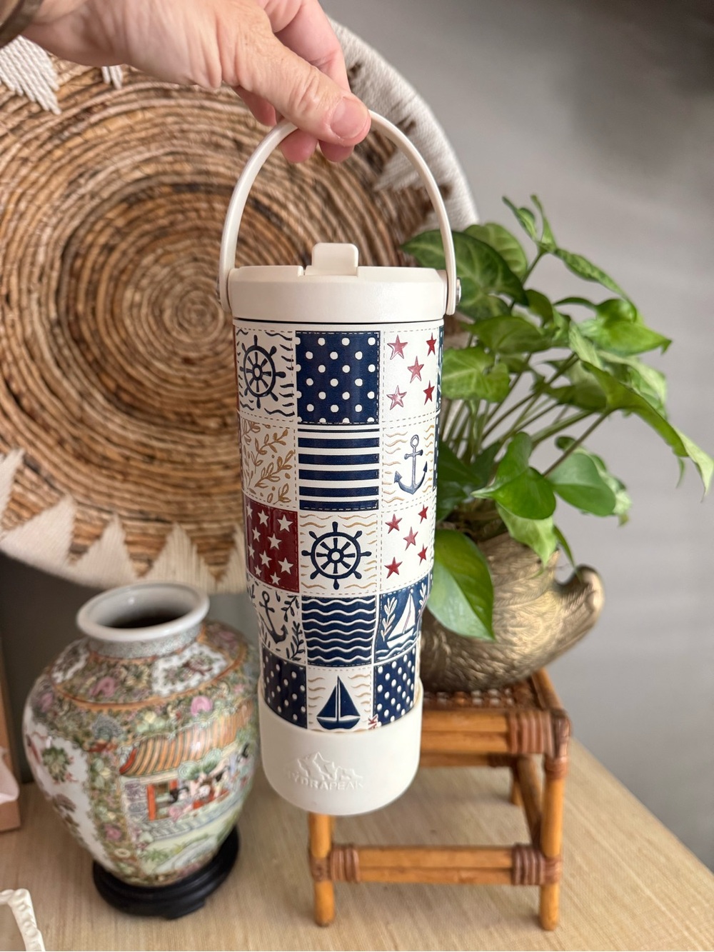 NWOT 32 oz Hydropeak Nomad Nautical Patchwork Insulated Tumbler with Handle